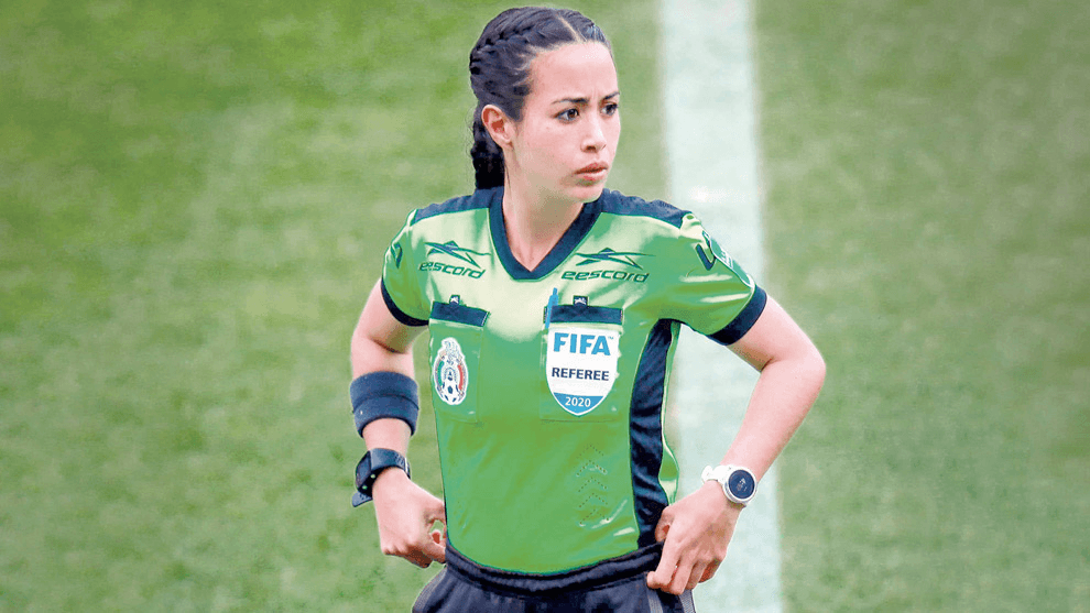 La Árbitra FIFA Katia Itzel García Alza la Voz Contra la Violencia Digital y Machista